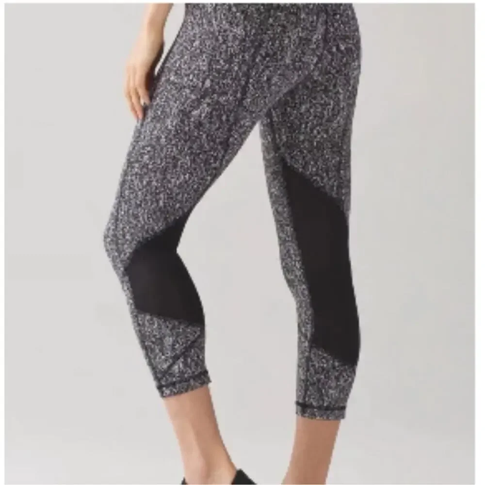 Lululemon Athletica Pace Rival Freckle Flower Crop Leggings, EUC, Size 4